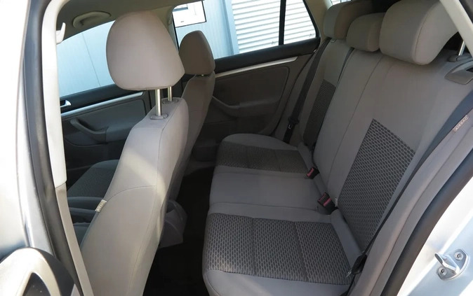 Volkswagen Golf cena 25700 przebieg: 194000, rok produkcji 2010 z Niemcza małe 781